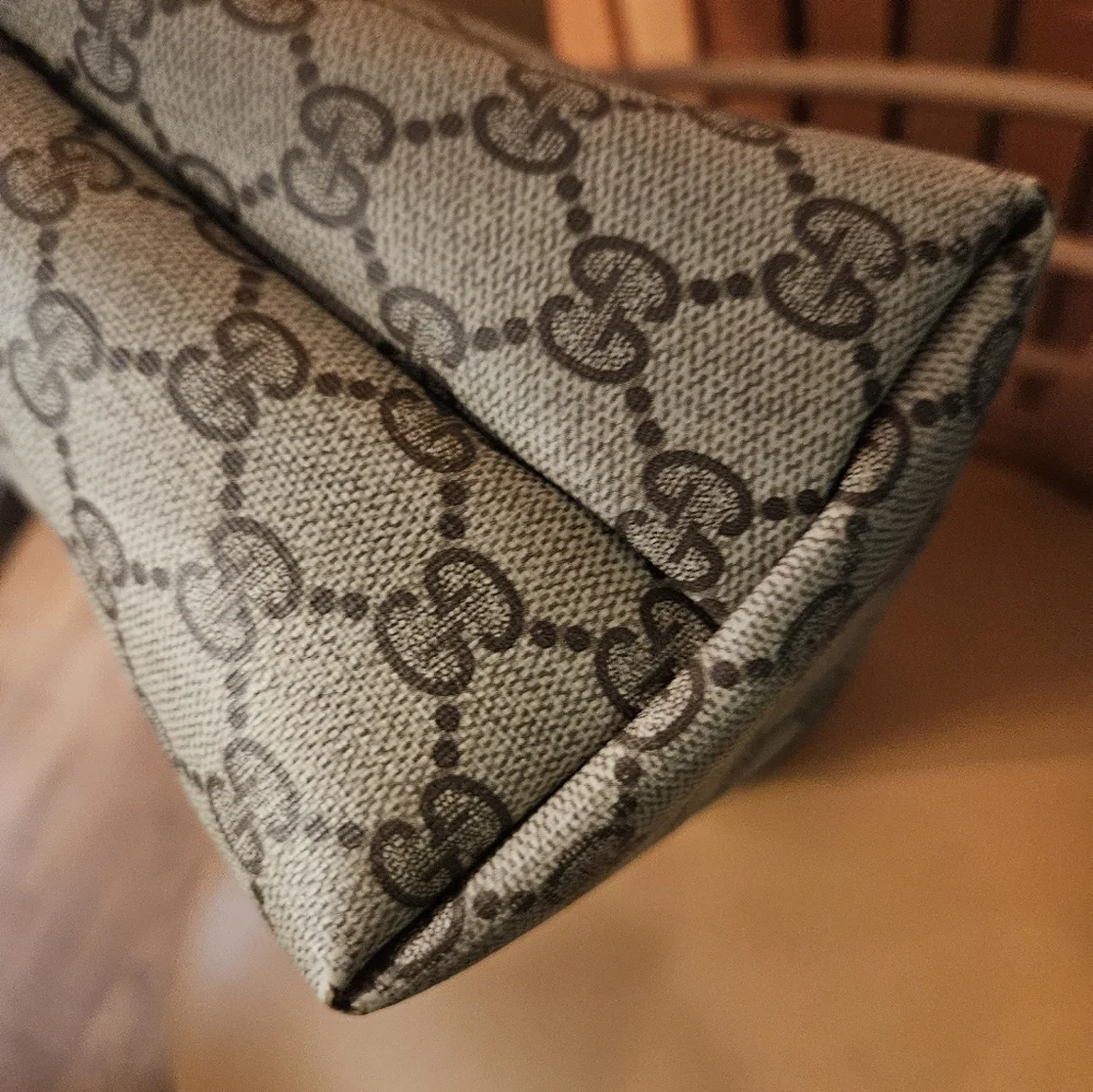 SOLD Gucci GG Supreme Tote Large - Picture 8 of 13